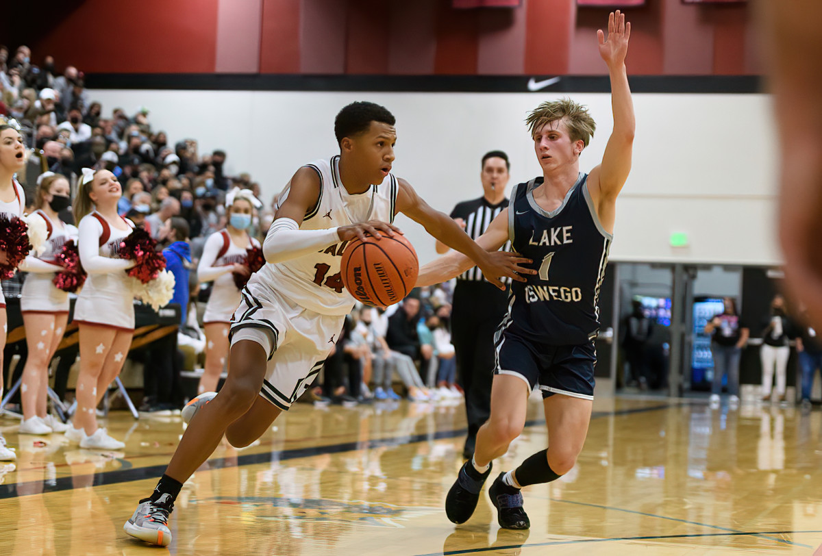 Tualatin Lake Oswego boys basketball Ken Waz 52